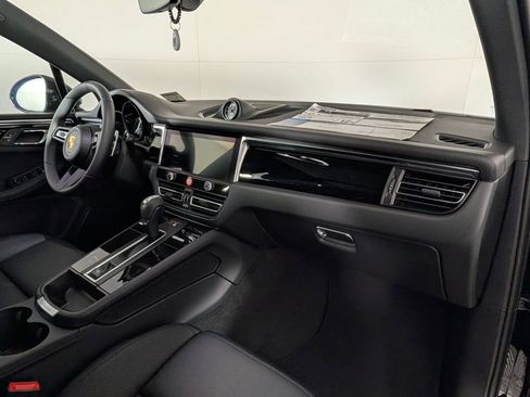 New 2026 Porsche Macan image 19