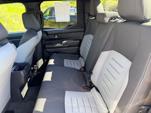 Used 2025 Toyota Tacoma TRD Off-Road image 10