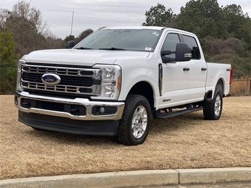 Used 2025 Ford F250 XLT image 8