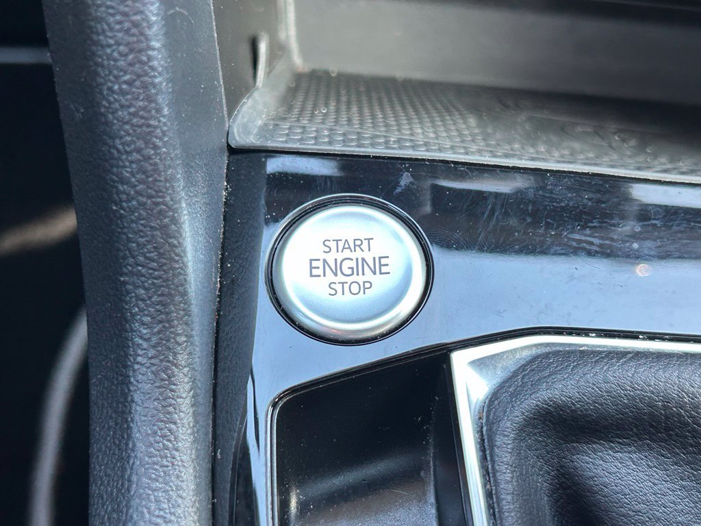 Certified 2023 Volkswagen Taos SEL AWD/4WD image 38