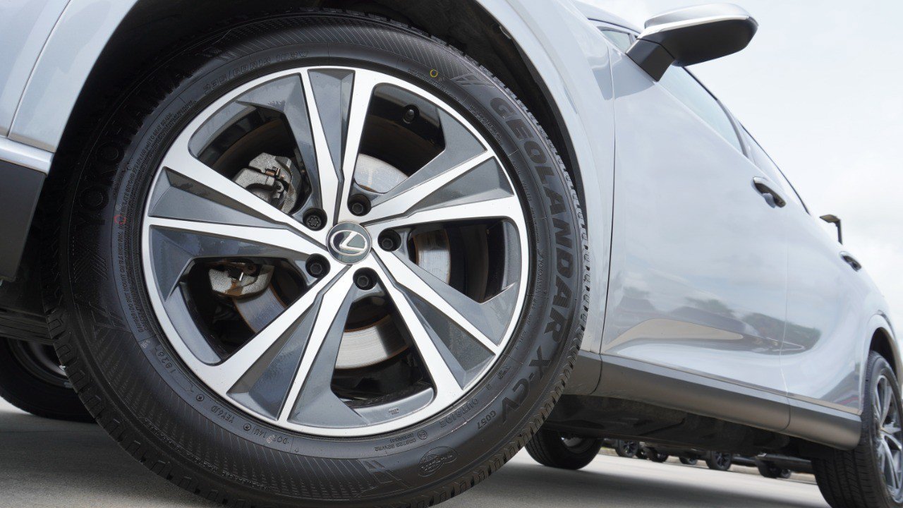 Certified 2024 Lexus RX 350 Premium w/ Accessory Package (Z1) FWD image 11