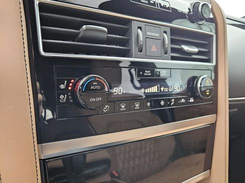 Used 2024 INFINITI QX80 Sensory image 14