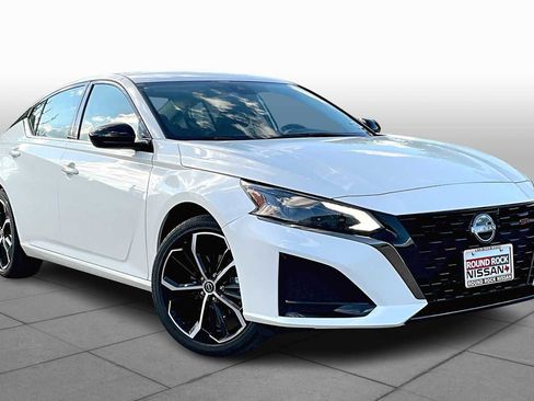 New 2025 Nissan Altima 2.5 SR image 2