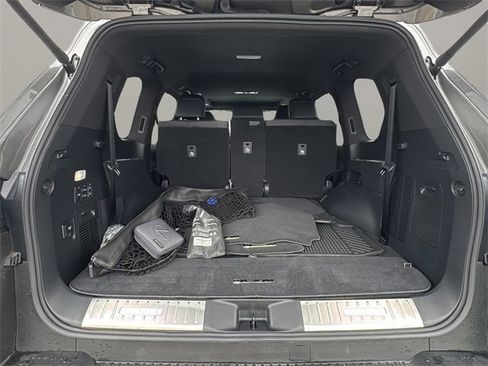 Used 2024 Lexus LX 600 4WD w/ Appearance Package image 25