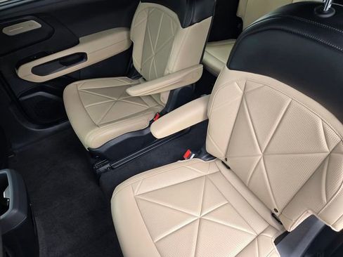 New 2027 Kia Telluride EX FWD image 18