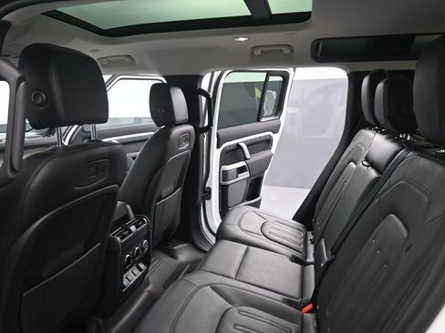 Used 2021 Land Rover Defender 110 S image 18