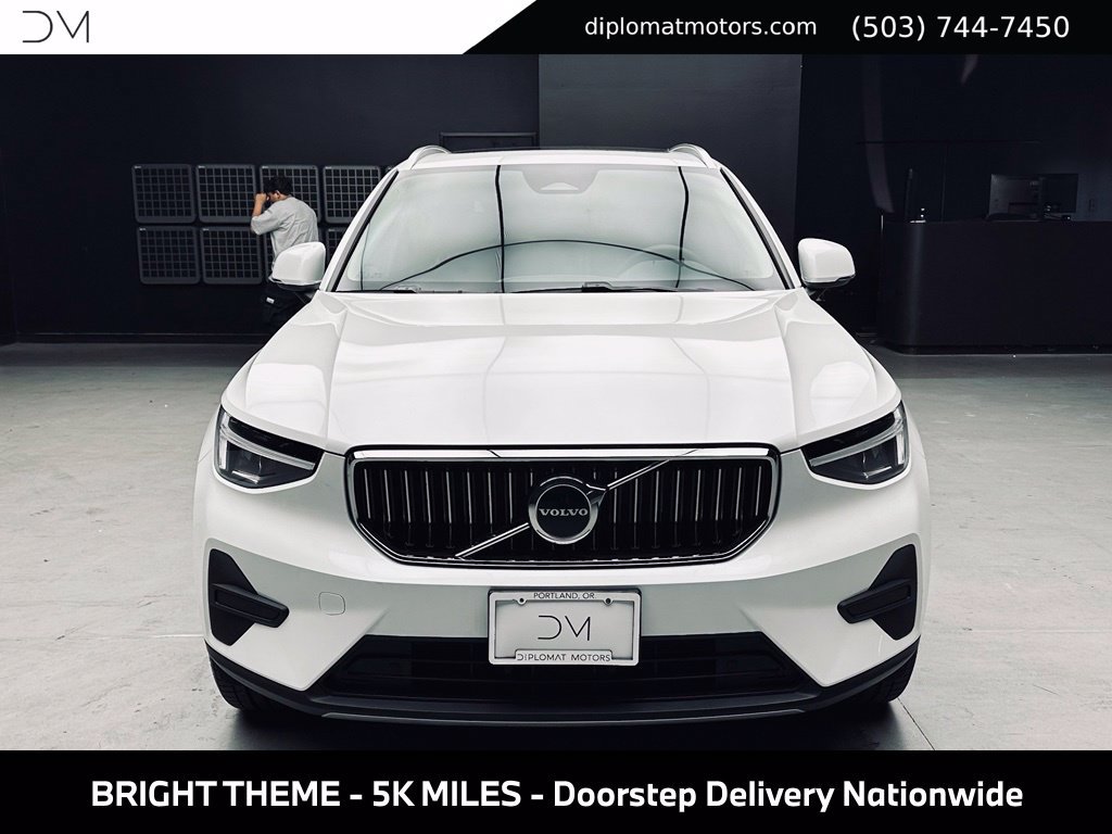 Used 2025 Volvo XC40 B5 Core w/ Protection Package Premier AWD/4WD image 11
