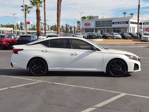 Used 2023 Nissan Altima 2.0 SR FWD image 5