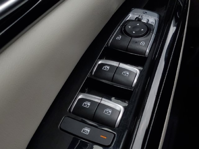 Certified 2024 Kia Carnival SX Prestige FWD image 21
