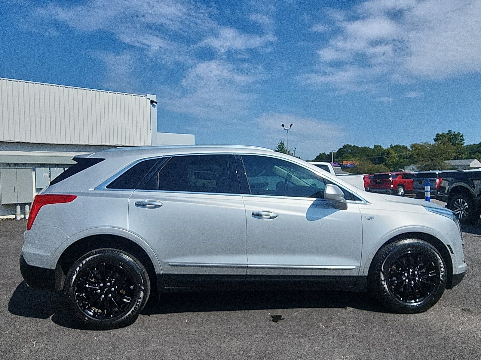 Used 2017 Cadillac XT5 Luxury FWD image 6