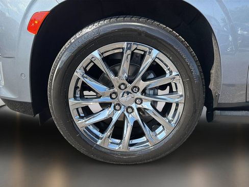 Used 2022 Cadillac Escalade Premium Luxury w/ Performance Package AWD/4WD image 10
