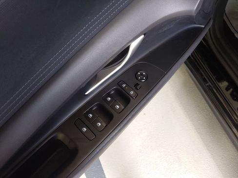 Certified 2024 Hyundai Elantra SE FWD image 12