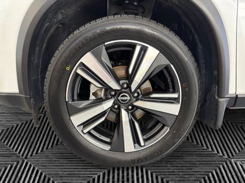 Used 2025 Nissan Rogue SL w/ SL Premium Package AWD/4WD image 30