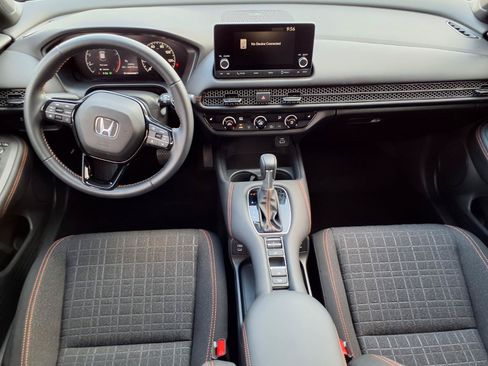Certified 2025 Honda HR-V Sport image 4