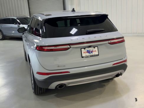 Used 2025 Lincoln Corsair AWD image 8