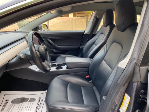 Used 2018 Tesla Model 3 Long Range image 23