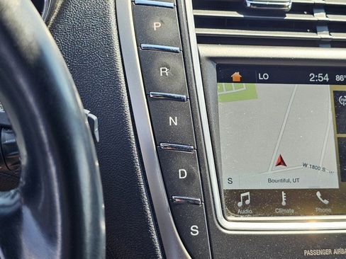 Used 2016 Lincoln MKX Reserve w/ Luxury Package image 36