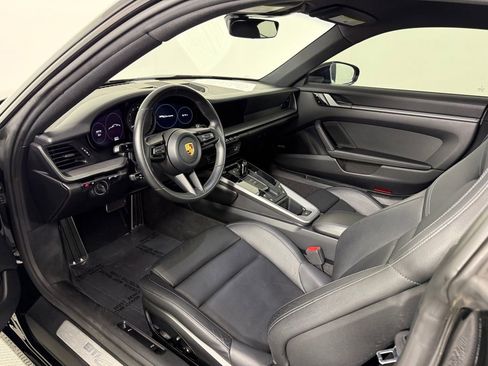 Certified 2021 Porsche 911 Carrera image 4