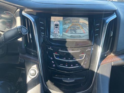 Used 2016 Cadillac Escalade Premium image 25