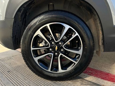 Used 2025 Chevrolet TrailBlazer LT image 9