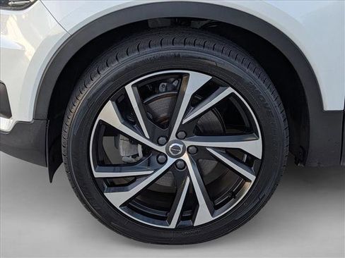 Used 2021 Volvo XC40 T5 R-Design AWD/4WD image 22