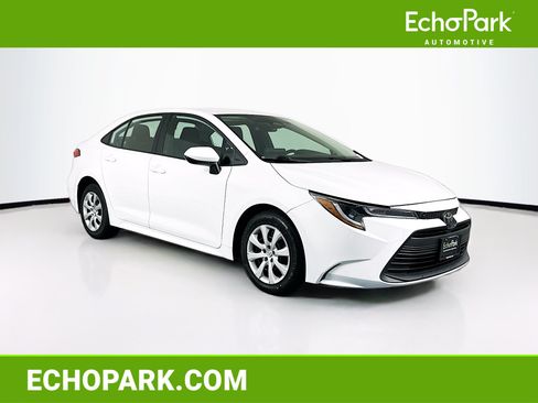 Used 2023 Toyota Corolla LE FWD image 1