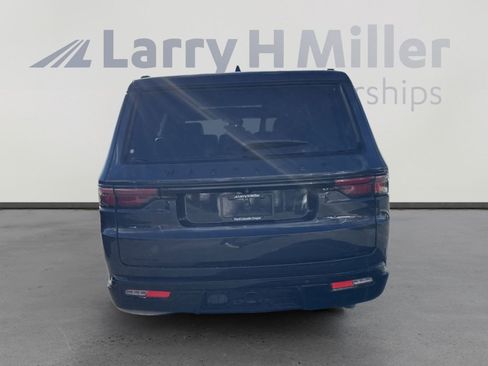 Used 2023 Jeep Wagoneer Series II w/ Convenience Group I image 7