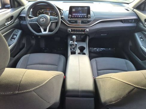 Used 2025 Nissan Altima 2.5 SV FWD image 25