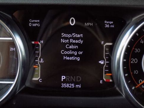 Used 2022 Jeep Wrangler Unlimited Sahara w/ LED Lighting Group AWD/4WD image 16