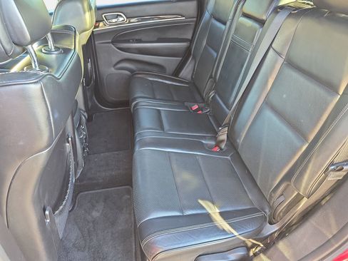 Used 2015 Jeep Grand Cherokee Overland AWD/4WD image 13
