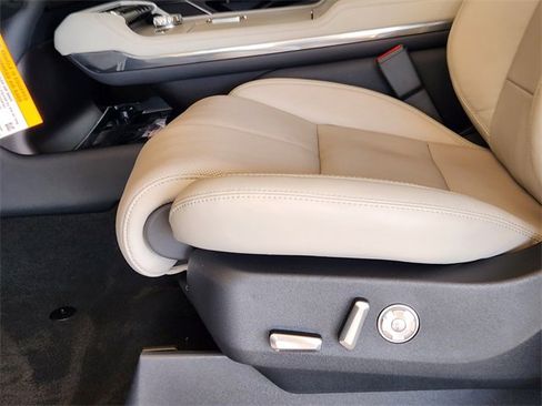 New 2025 Lincoln Navigator Reserve image 23