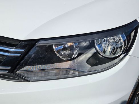 Used 2017 Volkswagen Tiguan S AWD/4WD image 10