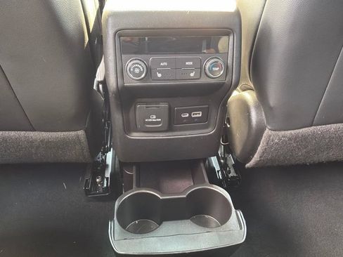 Used 2023 GMC Acadia SLT w/ Elevation Edition FWD image 41