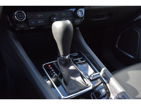 Used 2024 Jeep Compass Latitude image 23