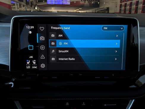 Used 2026 Volkswagen Atlas Cross Sport SE FWD image 35