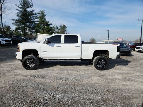 Used 2017 Chevrolet Silverado 2500 High Country w/ Duramax Plus Package image 2