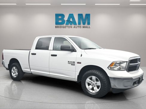 Used 2022 RAM 1500 Classic SLT w/ Protection Group AWD/4WD image 1