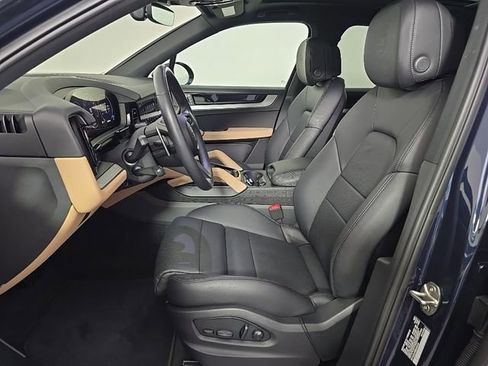 Certified 2024 Porsche Cayenne image 5