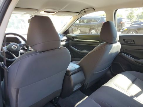 Used 2023 Nissan Altima 2.5 SV FWD image 13