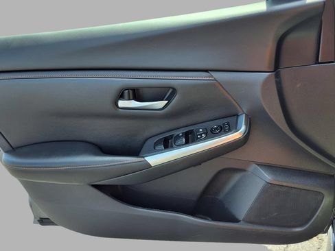 Used 2022 Nissan Sentra SR w/ Electronics Package FWD image 16