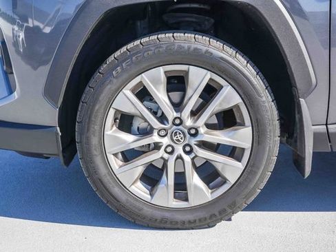 Used 2022 Toyota RAV4 XLE Premium FWD image 15