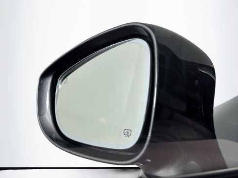 Used 2017 Chrysler Pacifica Limited w/ Advanced Safetytec Group image 16