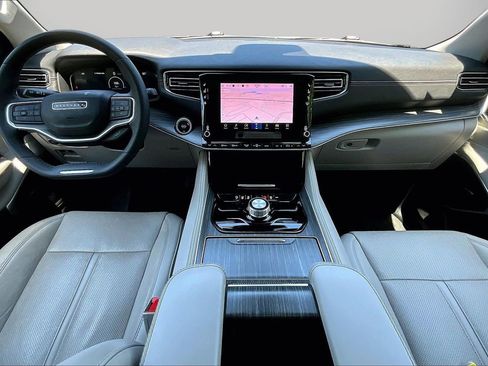 Used 2024 Jeep Wagoneer L Series II w/ Flexible Seating Group RWD image 15