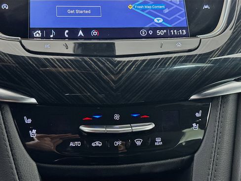 Used 2025 Cadillac XT6 Premium Luxury image 24