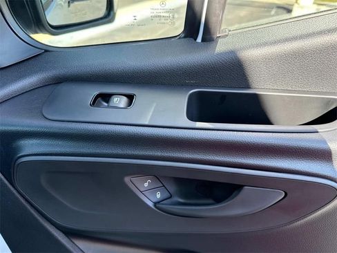 Used 2025 Mercedes-Benz Sprinter 2500 image 15