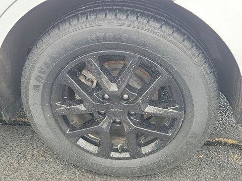 Used 2023 Chevrolet Equinox LT AWD/4WD image 8