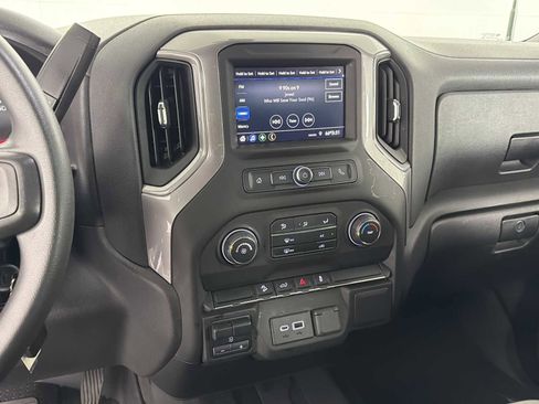 Used 2021 Chevrolet Silverado 1500 Custom Trail Boss image 25