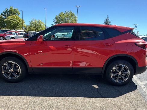 Used 2025 Chevrolet Blazer LT AWD/4WD image 7