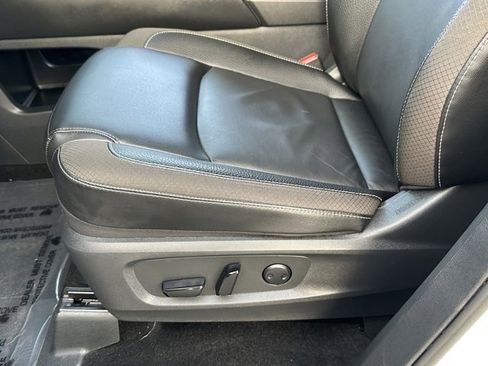 Certified 2024 Nissan Pathfinder SL image 18