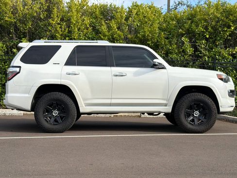 Used 2018 Toyota 4Runner Limited image 3